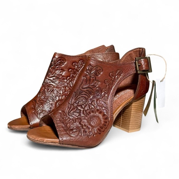 Roper Mika Floral Embossed Leather Heeled Mule Sandals Women’s 6.5 Brown Boho